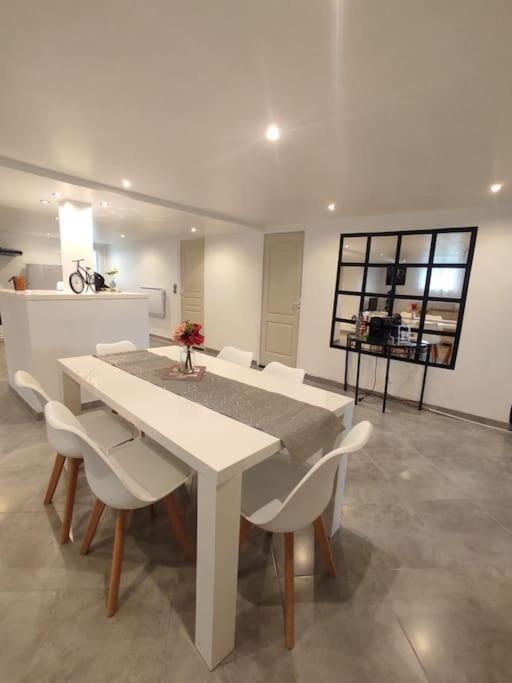 Appartement 100m2, indépendant dans notre maison avec petit déjeuner Garennes-sur-Eure Exterior foto