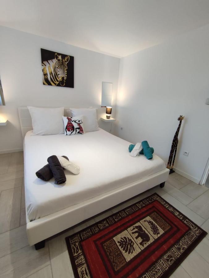 Appartement 100m2, indépendant dans notre maison avec petit déjeuner Garennes-sur-Eure Exterior foto